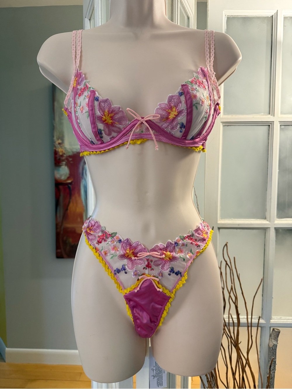 ✨NWT For Love & Lemons Plumeria Rose Set Small✨